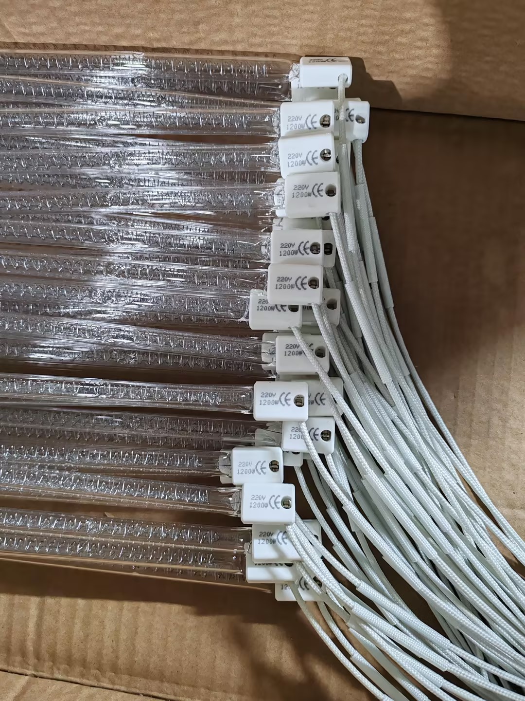 Technical Specifications and Application of 200mm 300W Halogen Heating Lamps